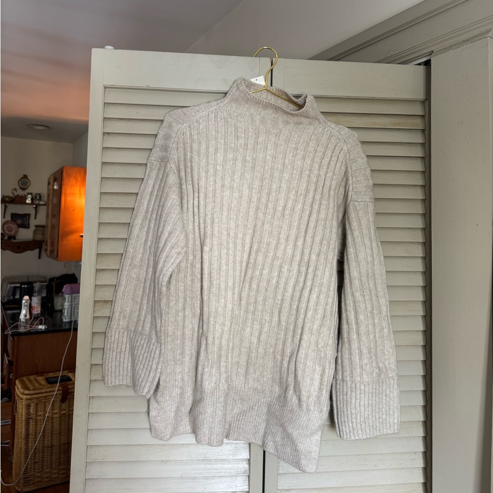 Abercrombie and fitch turtleneck size medium
